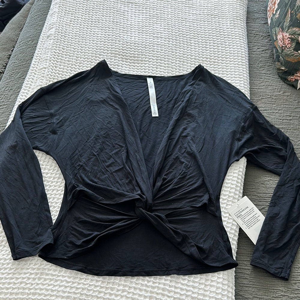 NWT Lululemon Full of Grace long sleeve